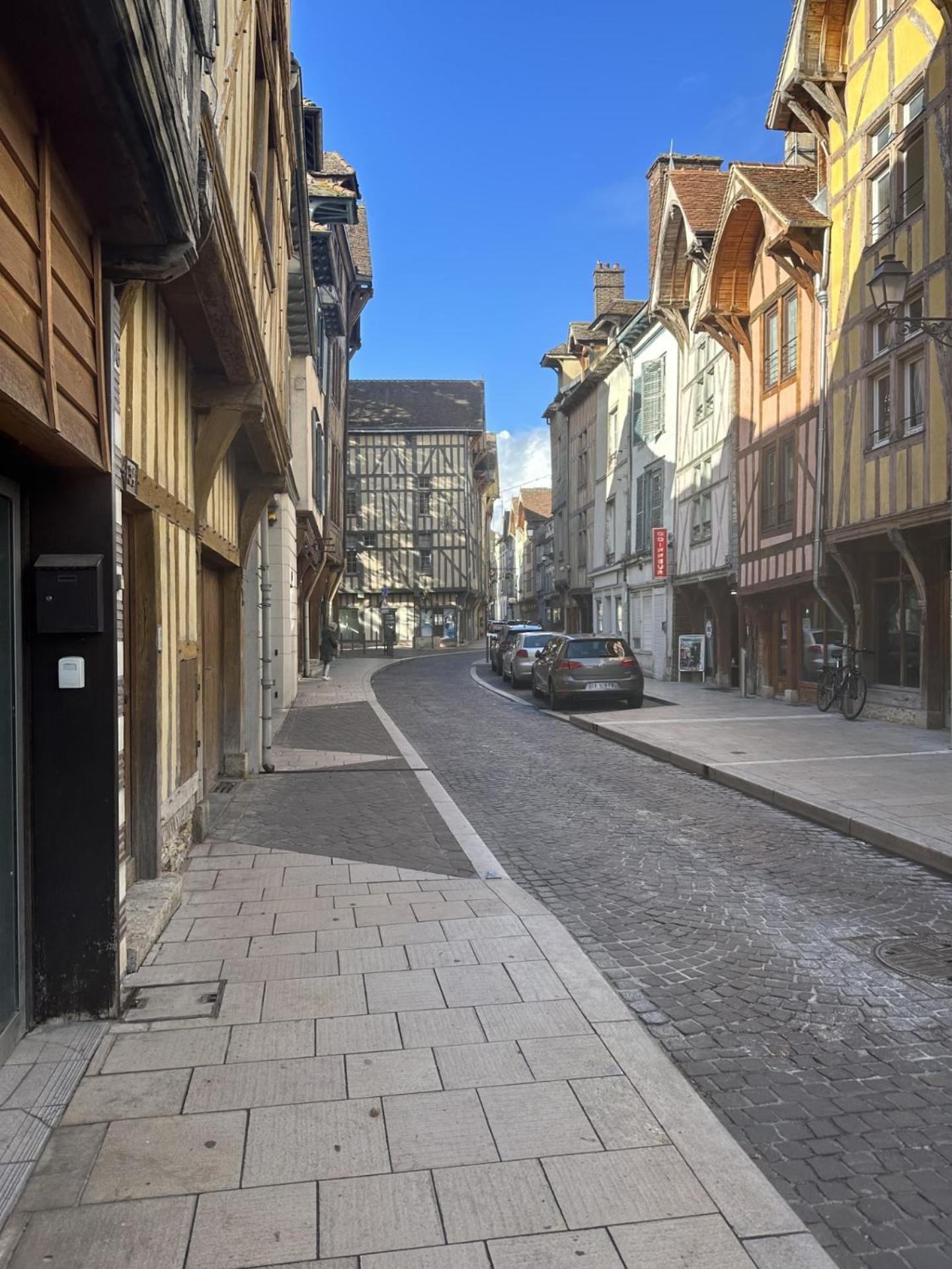 Chambre Dans Maison Originale En Centre Ville Troyes Exterior photo